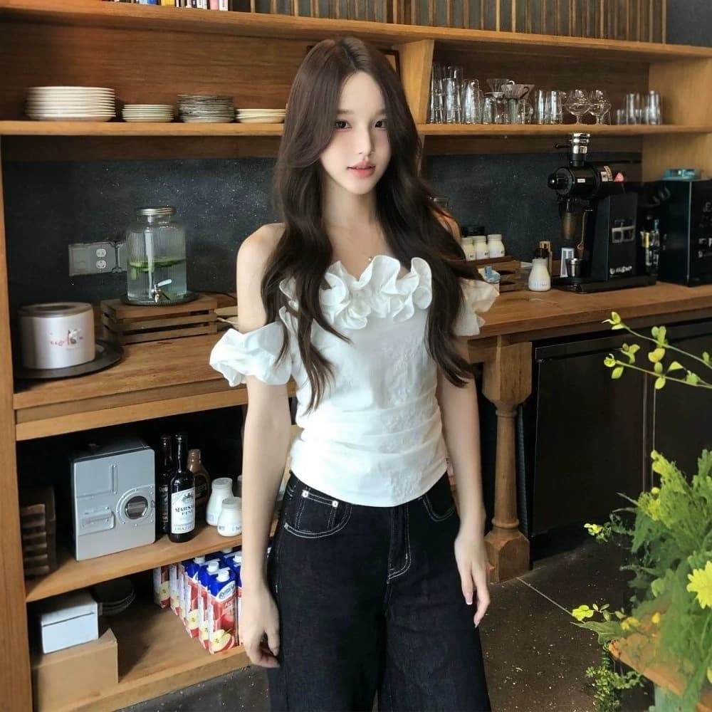 French Curved Hem One-Shoulder Short Sleeve T-Shirt for Women Summer Design Fitted Ruffle Hem Cropped Off-Shoulder Top