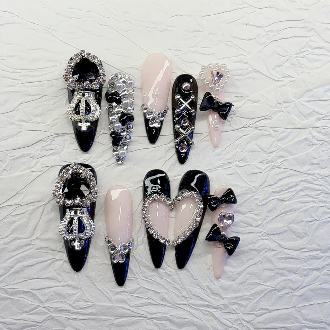 Black Pink Heart Patchwork' Mass-Produced Japanese-Style Detachable Handmade Press-On Nails Manicure Tips
