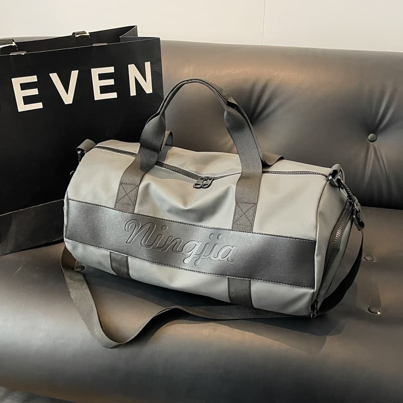 Large Capacity Sports Gym Bag with Wet and Dry Separation, Swim Bag for Men, Fashionable Travel Bag for Women