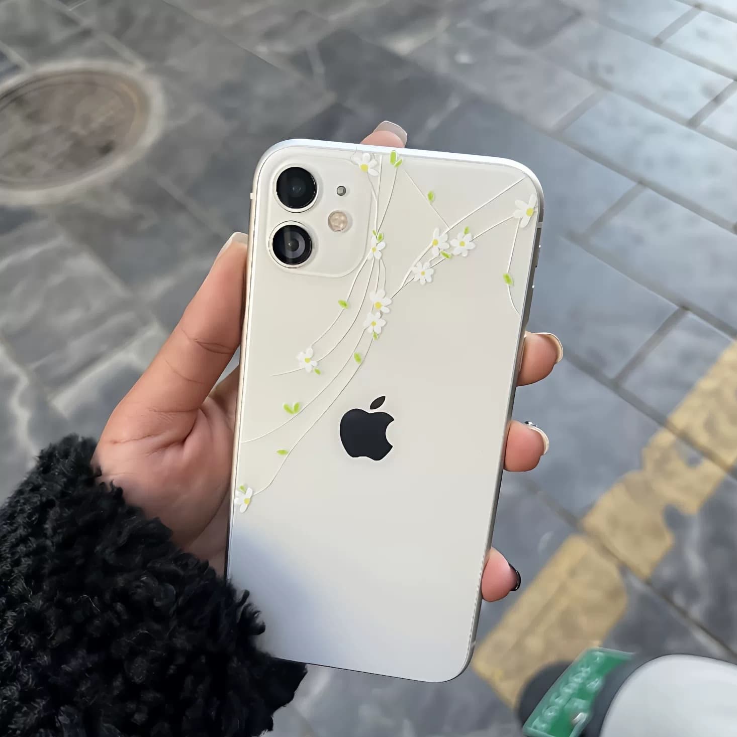 Romantic Spring Daisy Embossed 3D Sticker for Phone Screen Crack Cover, Floral Decal for Phone Back