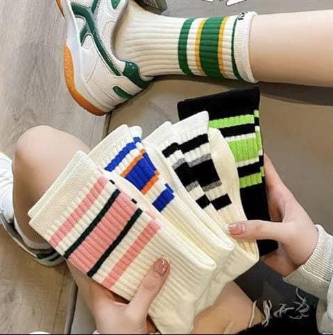 Black and white striped athletic socks, summer mid-calf, spring and autumn mid-calf socks, trendy student socks, shark fin pants matching socks, women's ins.