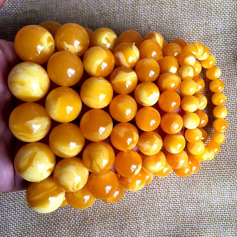 Baltic Sea cloud-patterned chicken-oil yellow honey amber bracelet with cloud motifs, amber bracelet floating in saltwater, unisex