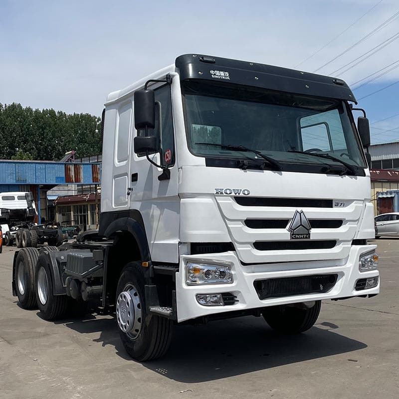 Rear Eight-Wheel Howo Tractor Head for Sale, Dual-Drive Cargo Transport Truck Head, 371 HP Heavy-duty Truck
