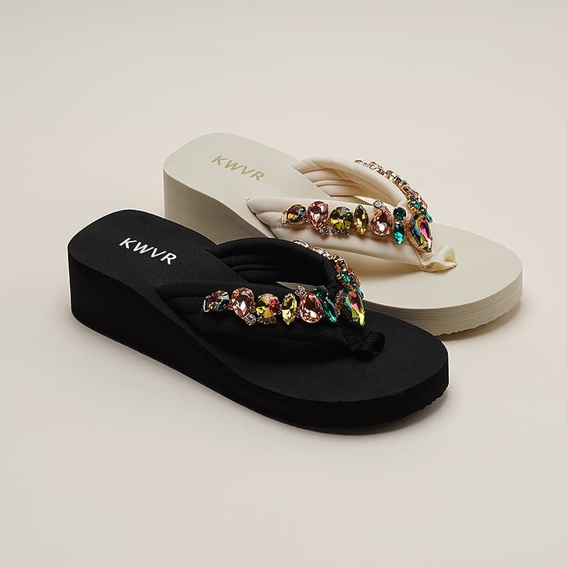 Rhinestone thick-soled flip-flops for women summer 2026 new style outer wear fashionable heightening wedge non-slip seaside beach sandals