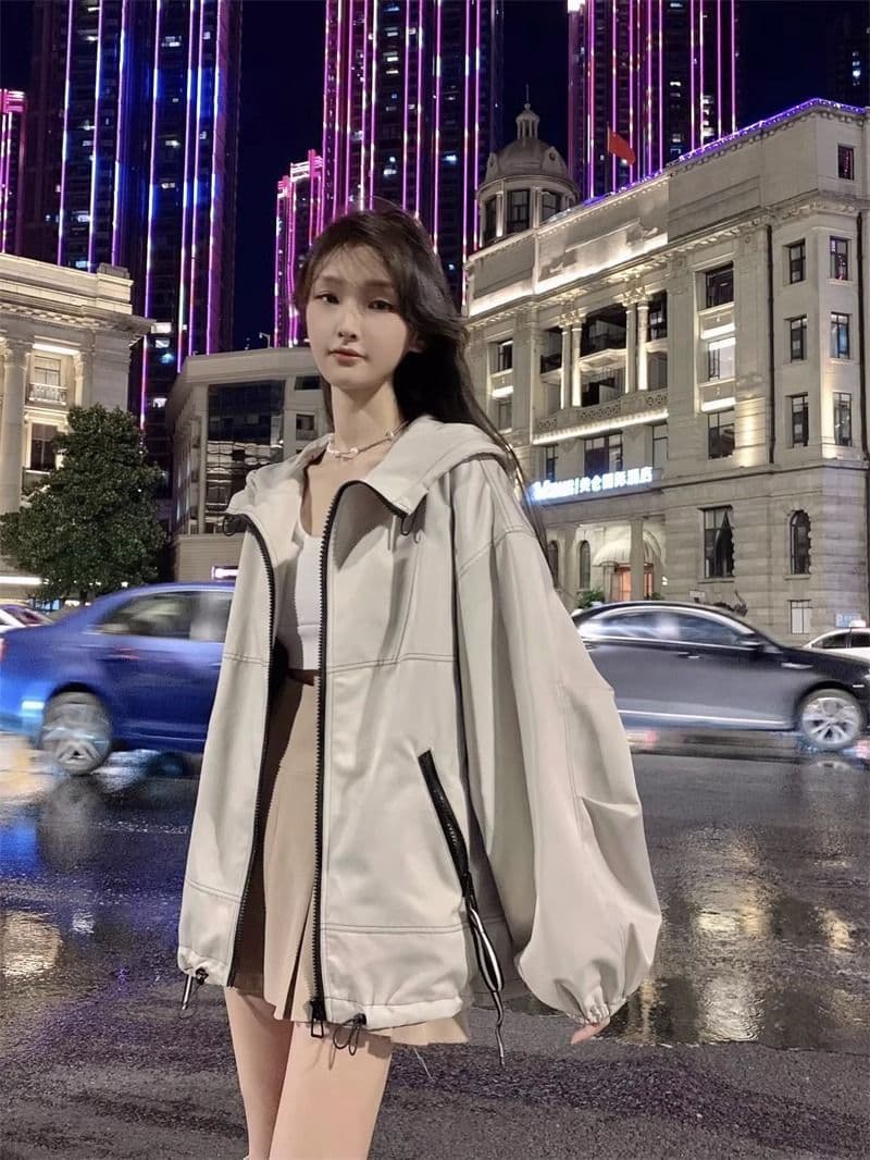 Plus-size American-style short windbreaker jacket for women, suitable for spring and autumn, hooded, versatile top, suitable for plus-size women up to 230 lbs.