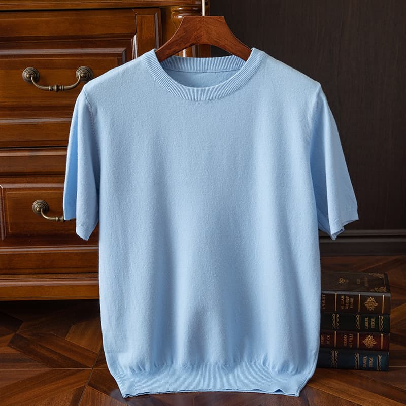 Men's short-sleeved T-shirt Korean style trendy round neck half-sleeved spring and autumn men's fit solid color clothes handsome sweater