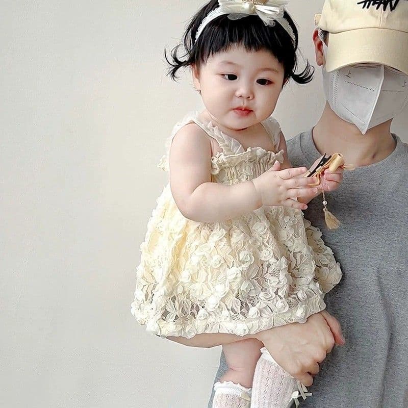 Baby girl's summer dress, thin, fashionable skirt, sweet little princess style suspender skirt, baby summer outing clothes, bodysuit