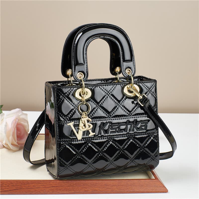 Dai Fei Bao 2025 New Women's Handbag Wedding Bag Patent Leather Diamond Quilted Shoulder Bag Crossbody Bag