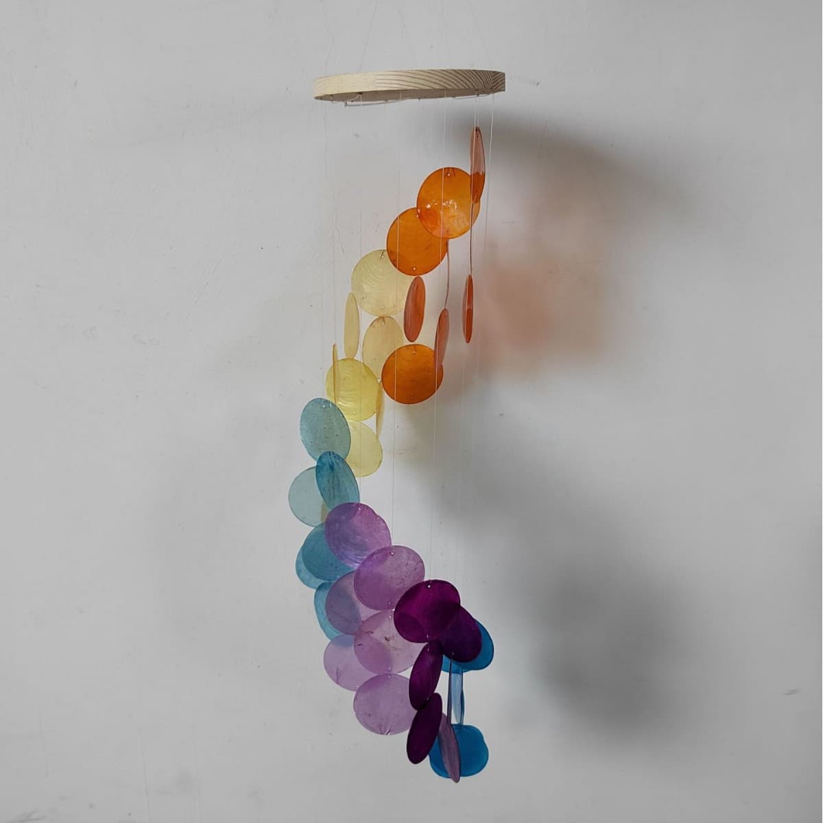 S-Shaped Outdoor Seashell Mirror Wind Chimes Garden Decoration Dyed Seashell Pieces Amazon Foreign Trade Wholesale
