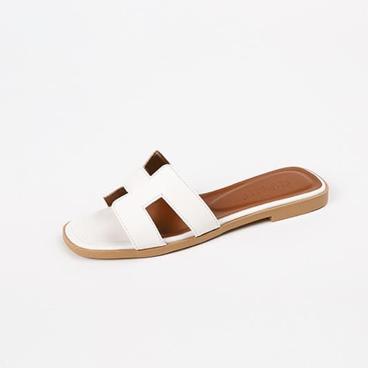 2026 New Spring/Summer Fashion Versatile Flat One-Strap Sandals Beach Shoes Travel Slippers Women's Outdoor Flip Flops