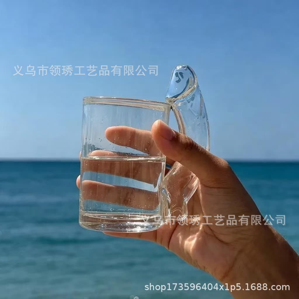 Cross-border Fun D-Cup Shaped Glass Cocktail Glass Fun D-Cup Shaped Cocktail Glass