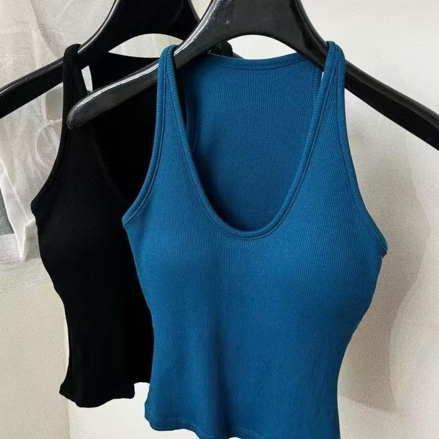 Beautiful breast-covering camisole with built-in breast pads for women 2024 new model with beautiful back, slim fit and slim halter neck top