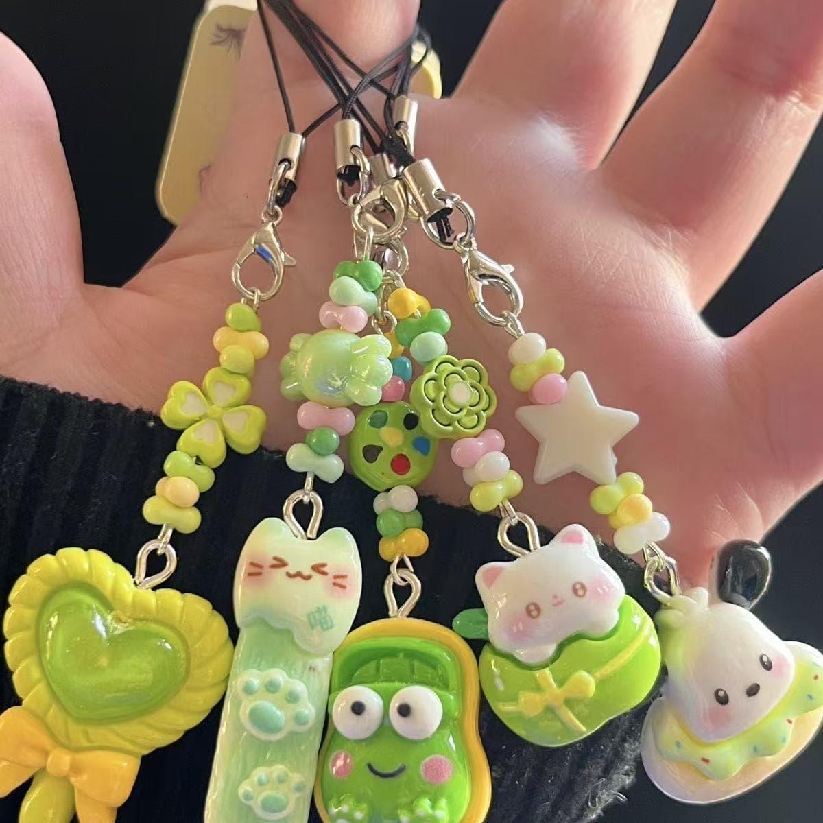 DIY New Resin Hot Selling Wholesale Xiaohongshu Phone Charm Cute Bow Handmade Beaded Phone Strap for Women