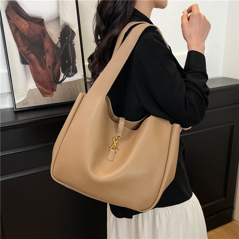 Women's Bag 2025 New Shopping Casual Spring Aesthetic Personalized Solid Color Tote Bag Large Capacity Bucket Shoulder Bag
