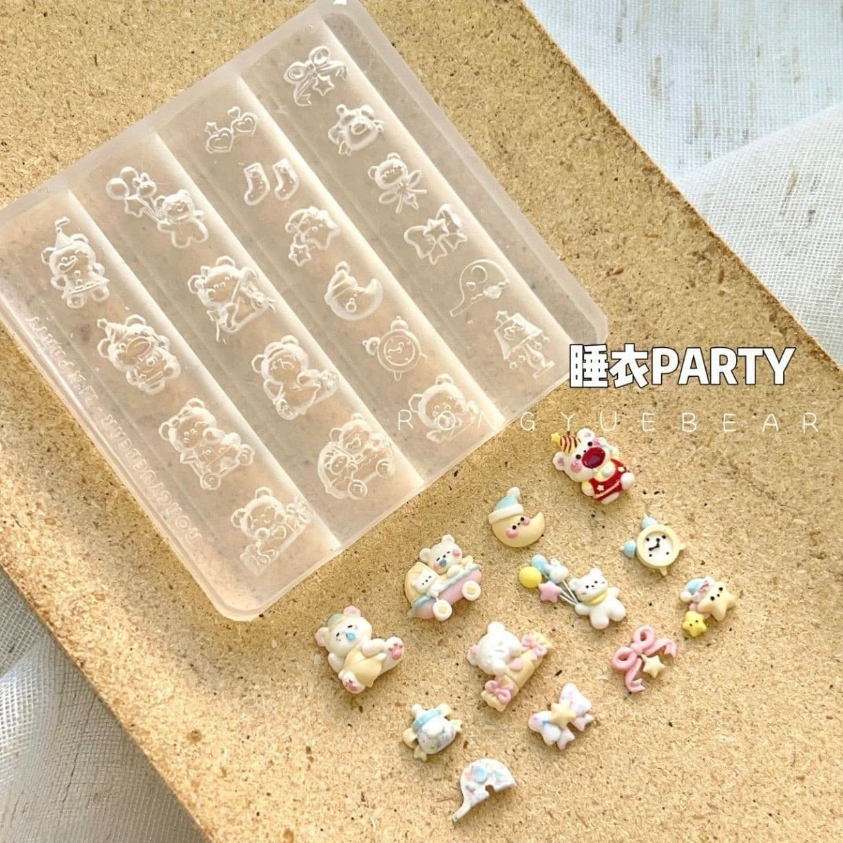 Nail art three-dimensional silicone bear mold with cute cartoon shape, durable, highly transparent and easy to release, DIY nail art decoration