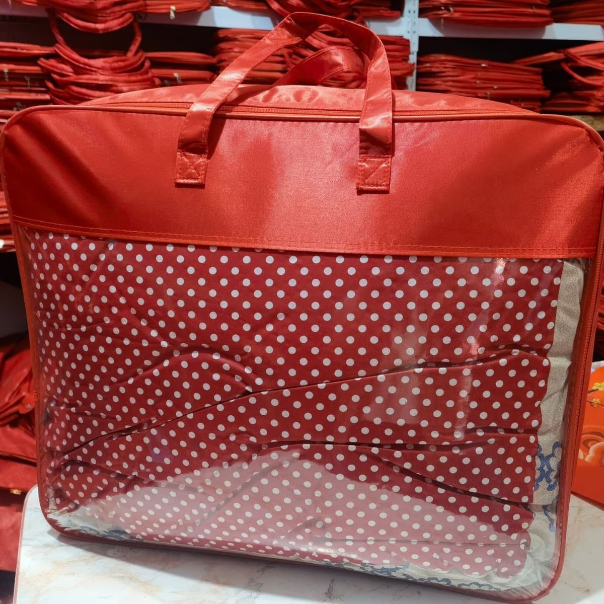 Factory wholesale leather blankets, Raschel blankets, packaging bags, fashion blankets, wire bags, transparent home textile blanket bags