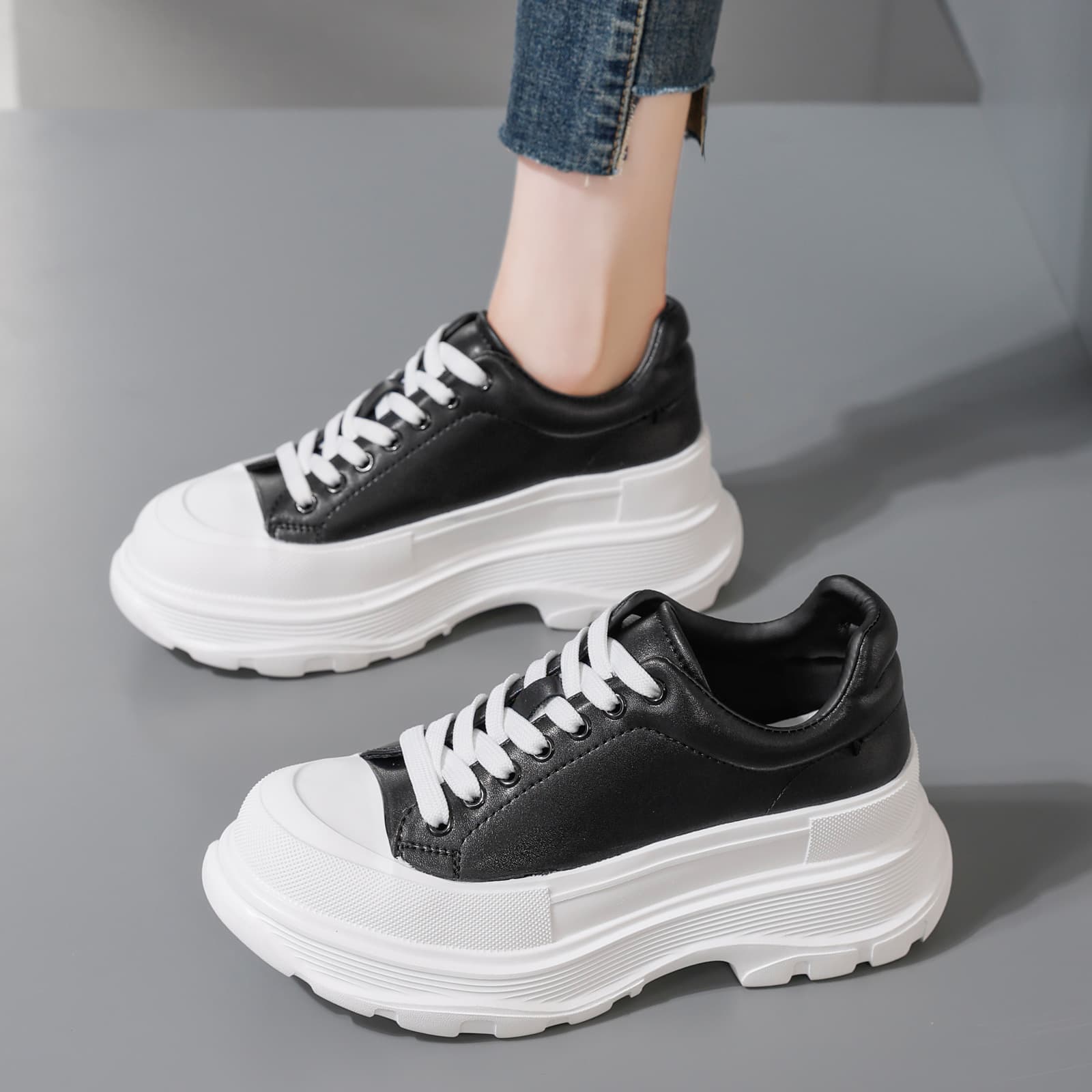 Genuine Leather Thick Sole White Sneakers Women 2026 Spring New Lace-up Lightweight Platform Shoes Casual Versatile Skate Shoes