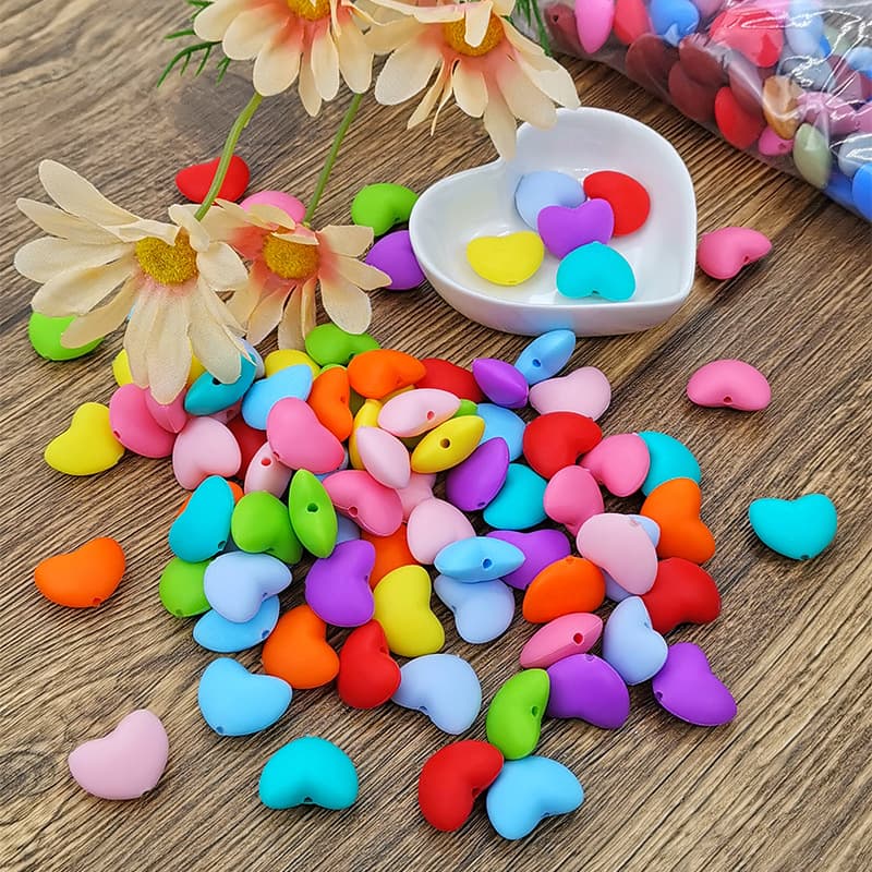Heart Silicone Beads Baby Teething Teether Small Heart-shaped DIY Necklace Accessories Anti-Drop Chain Loose Beads Wholesale