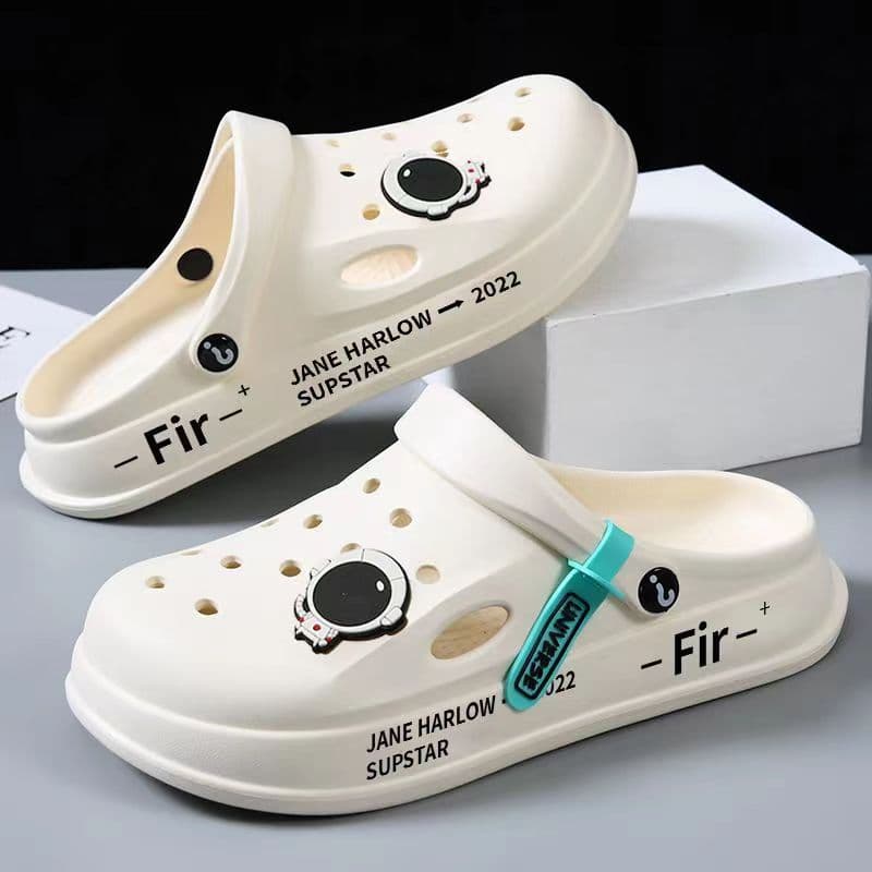 Soft Cushioning Clogs for Men Summer Outdoor 2025 New Thick-Soled Driving Slip-Resistant Durable Beach Closed-Toe Sandals for Men