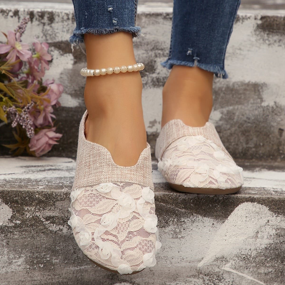 European and American cross-border fashion online spring 2026 flat-bottomed toe slippers women's lazy sandals without back wholesale large size