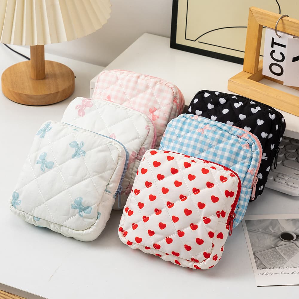 Classic Heart-Shaped Travel Cosmetic Bag, Strawberry and Floral Pattern Cotton Pouch, Women's Makeup Bag