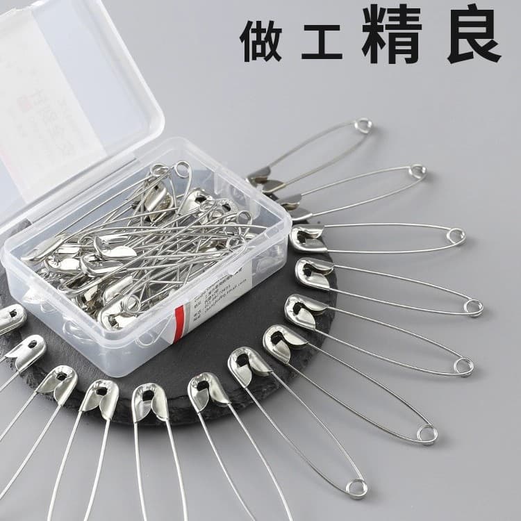 Old-fashioned pins, paper clips, paper clips, office supplies, stationery pins, paper clips, fixed pins, return needle storage box