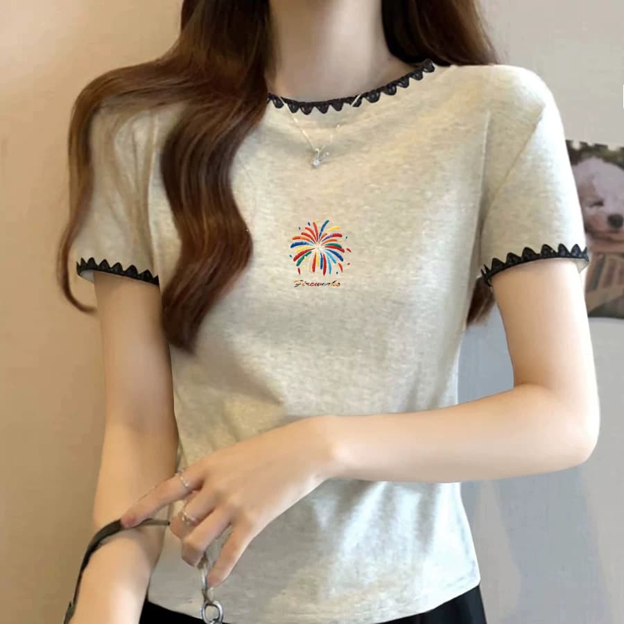 2026 Summer Trendy Color-Block Regular Shoulder Short-Sleeve T-Shirt for Women, Fashionable, Versatile, Age-Defying, Slimming Top in Beige Gray
