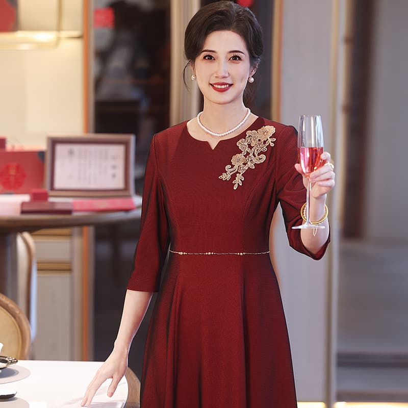 New Elegant V-Neck Dress for Middle-Aged and Elderly Women, Mother of the Groom Wedding Banquet Gown 968# High-End Mother of the Groom Wedding Banquet Dress