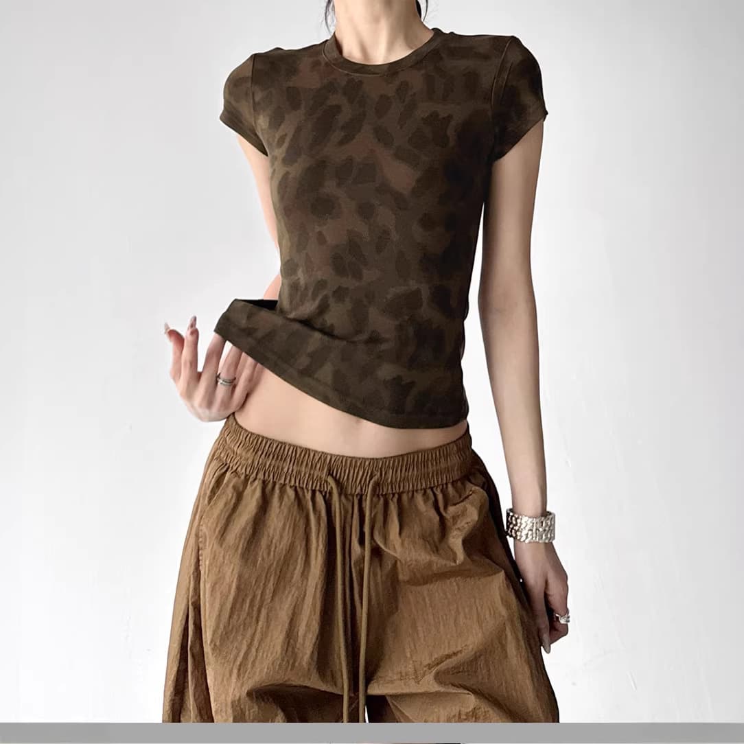 American retro print leopard print design short-sleeved T-shirt for women spring and summer 2026 slim short sweet girl top