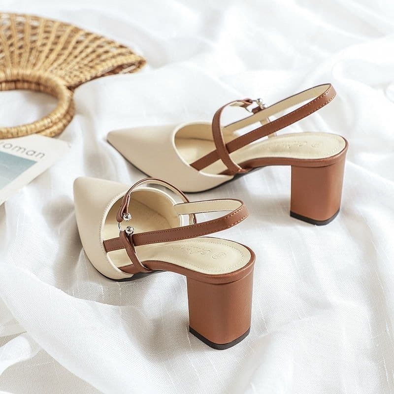 Vintage Closed-Toe Back Strap Chunky Heel Shoes for Women 2026 Summer New Pointed Toe Adjustable Buckle Strap High Heels