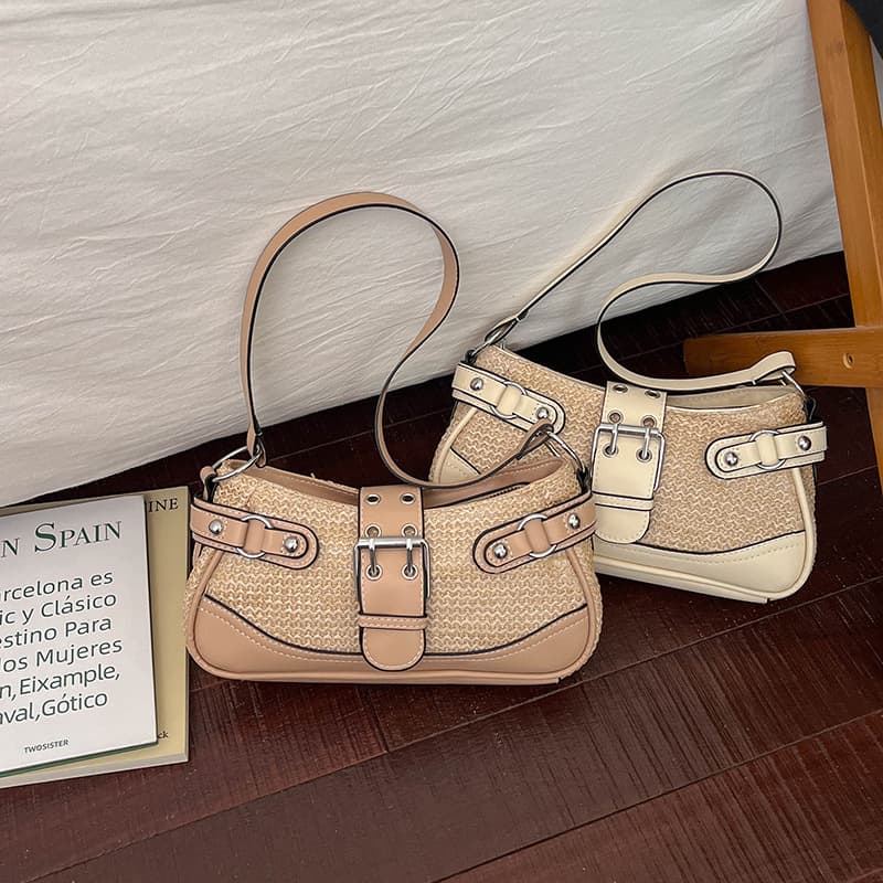 2026 casual rivet design textured single shoulder underarm small square bag women's fashion motorcycle Korean version spring and summer new trend