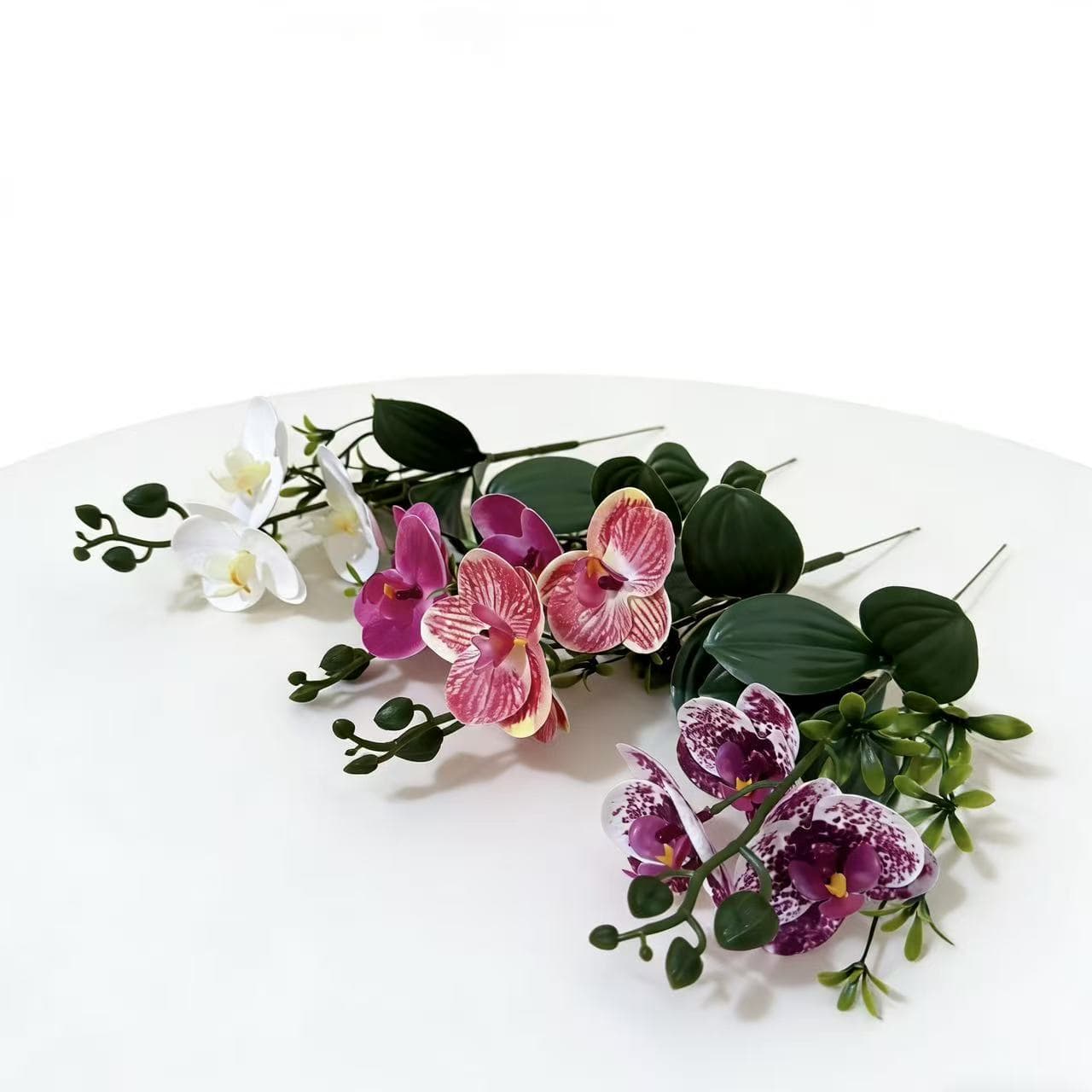 Three Flowers Two Leaves One Grass Butterfly Orchid Small Bouquet Decoration Home Round Pot Green Plant Plastic Bonsai Floral Art Decor