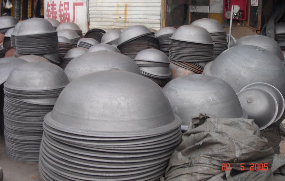 Thickened Traditional Cast Iron Wok Extra Large Heavy Duty Stir Fry Pot Stew Pot for Canteen Large Wok Extra Large