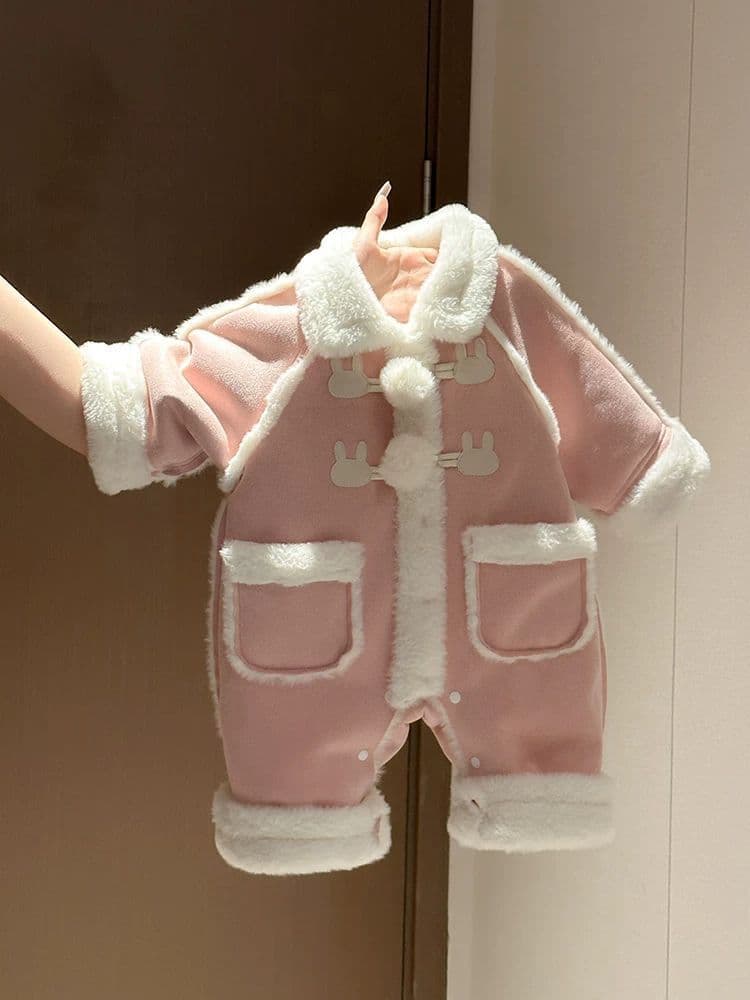 Baby clothes, autumn and winter baby girl's jumpsuit, thickened new style, warm and cute winter clothing for infants and young children.
