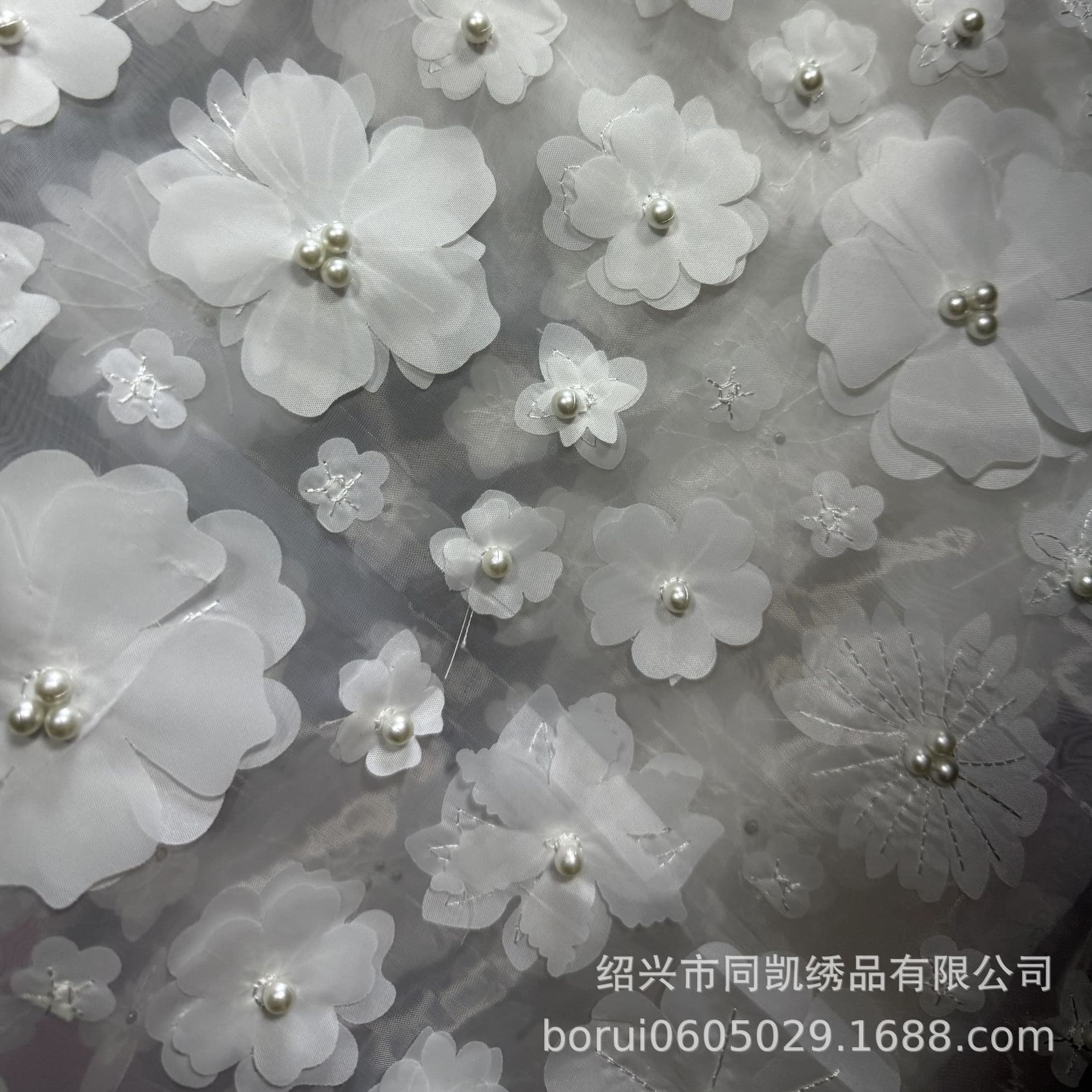 Custom rhinestone hot-fix embroidery factory, supports custom designs for high-end gowns, wedding dresses, and performance costumes