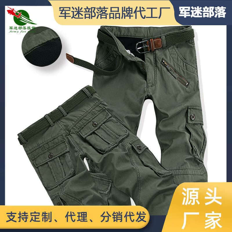 Men's winter fleece-lined cargo pants, loose-fitting casual sports straight-leg pants with multiple pockets, thickened fleece for warmth.
