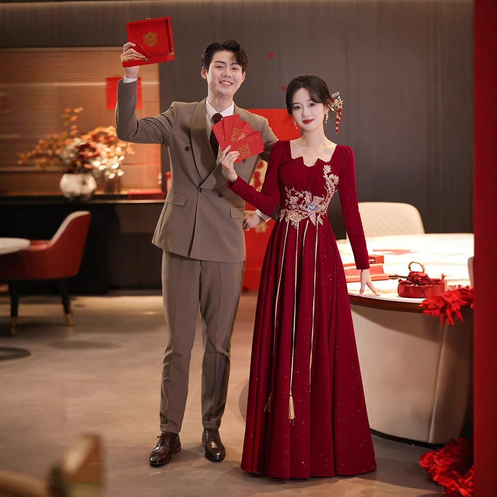 Bridesmaid Dress 2026 Winter New Arrival Long Sleeve Wine Red Return Door Engagement Dress New Chinese Style Wedding Gown