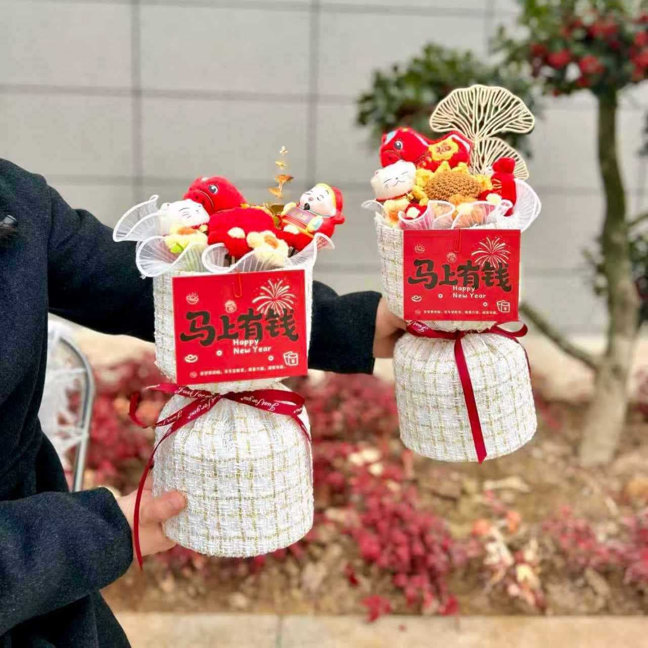 New Year Decoration Housewarming Hug Bucket Teacher's Day Birthday Gift Handmade Knitted Sunflower Rose Yarn Bouquet
