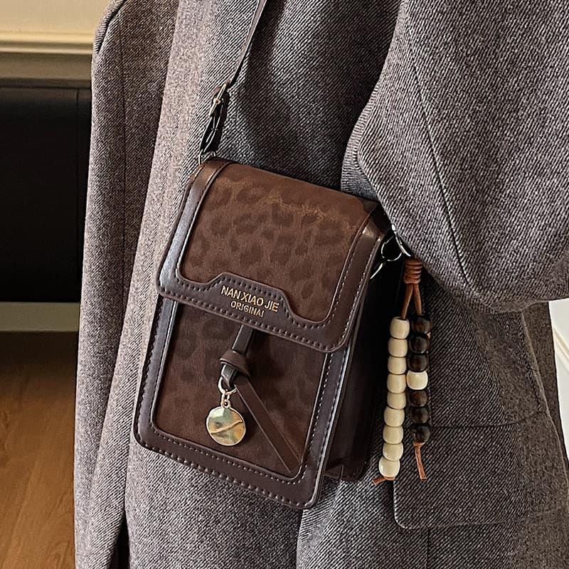 Trendy Leopard Print Mini Phone Bag for Women 2026 New Korean Style Fashion Crossbody Bag Stylish Versatile Shoulder Bag