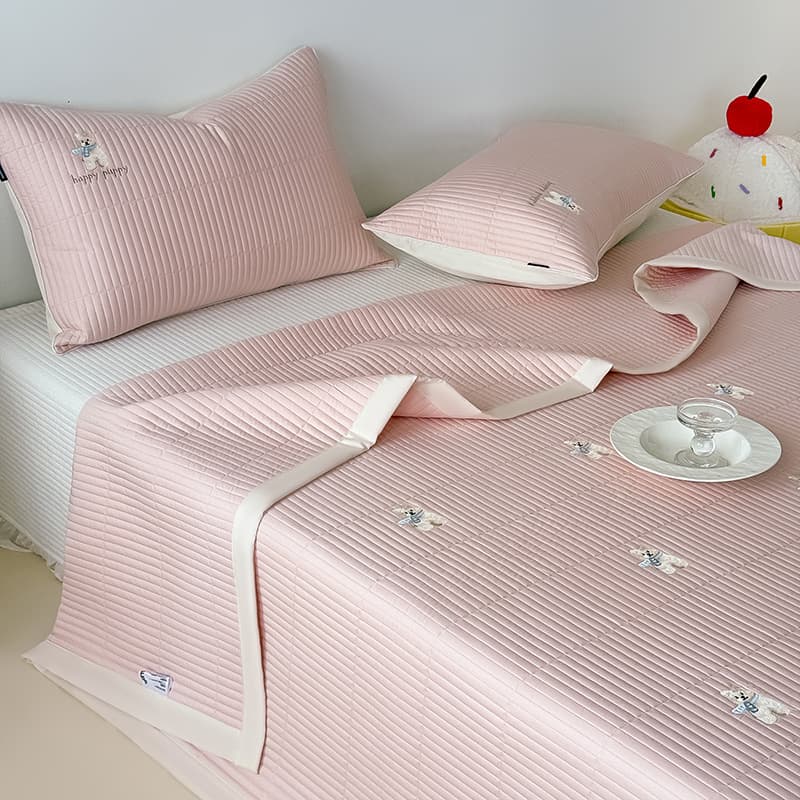 Cute Dog Embroidery Cotton Quilted Bed Cover, Machine Washable 50s Pure Cotton Quilted Fitted Sheet Set