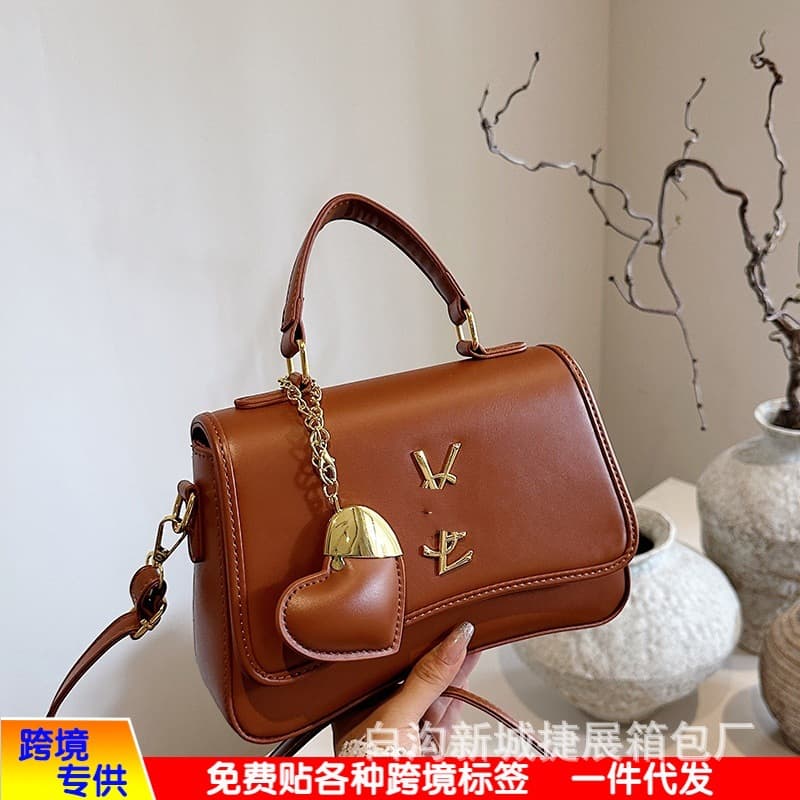 Advanced portable chain, simple and fashionable cross-border 2026 small square bag, commuter texture, single shoulder portable crossbody bag