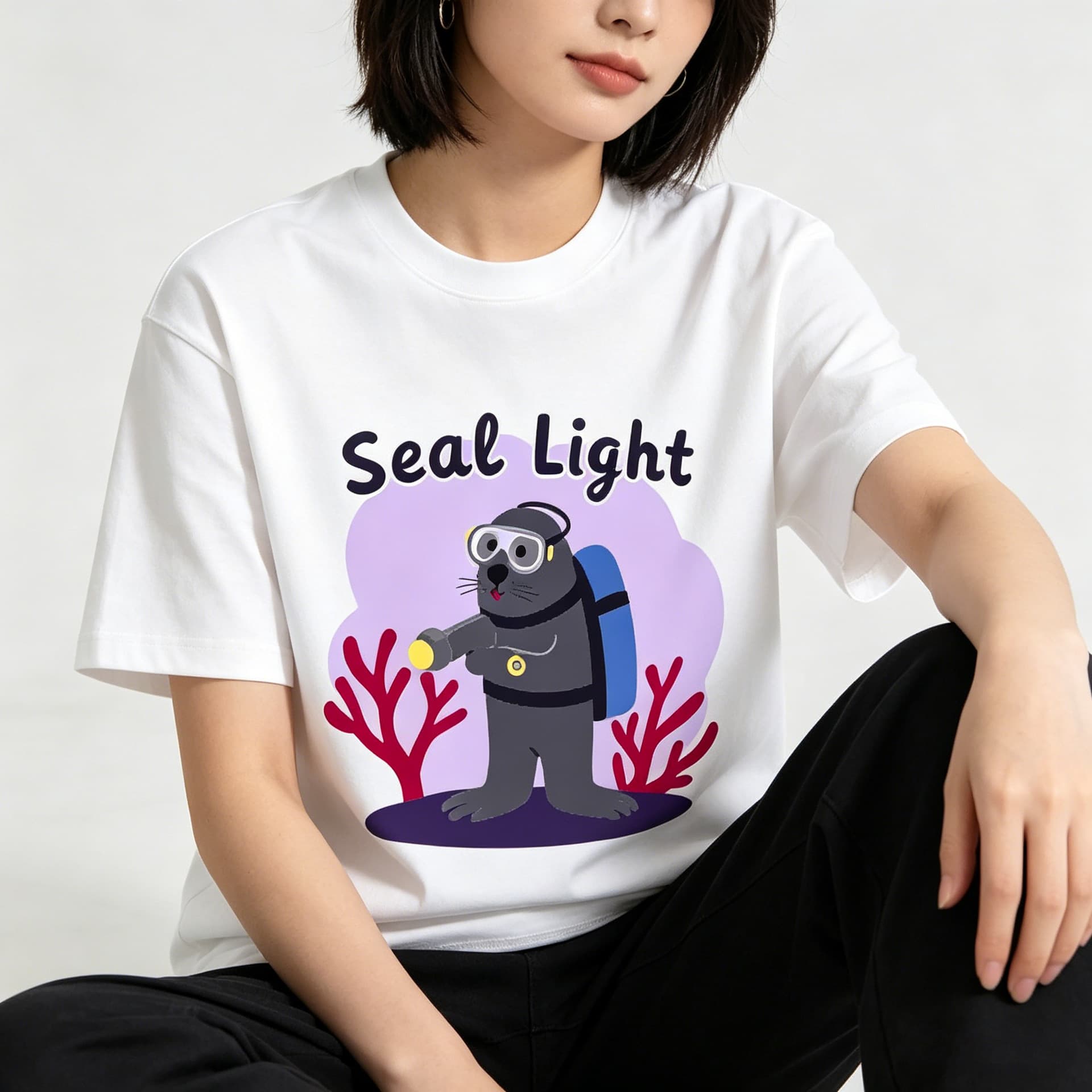 Cute Age-Reducing Women's T-Shirt with Underwater Diving Sea Lion and Coral Print, Casual Versatile Short Top S476