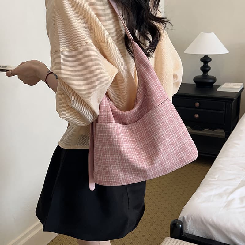 Niche design texture bag for women 2026 new summer fashion daily simple shoulder bag armpit bag crossbody bag