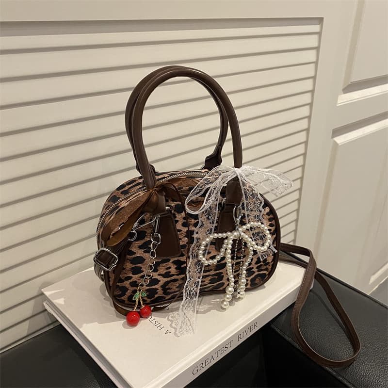 Leopard Print Small Bag Women 2026 Autumn Winter New Fashion Versatile Shoulder Crossbody Bag Retro Niche Commute Handheld Pillow Bag