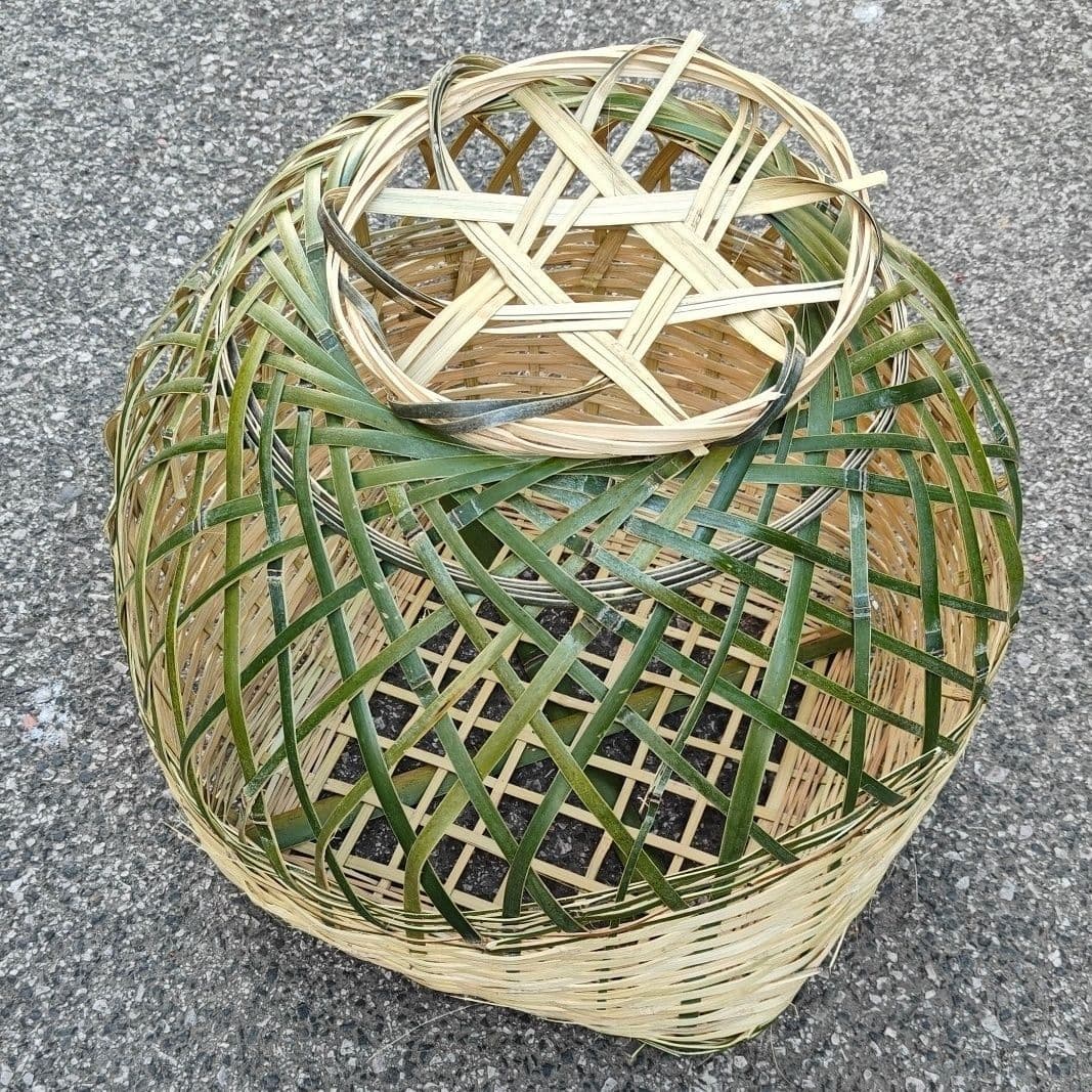 Bamboo Chicken Coop Round Chicken Cage for Rural Use Market Chicken Basket Duck Cage Pet Cage Indoor Chicken and Duck Cage