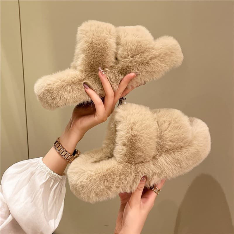 New Autumn/Winter Fashion Thick-Soled Furry Slippers for Women, Korean Style Plush Indoor and Outdoor One-Strap Cotton Slippers