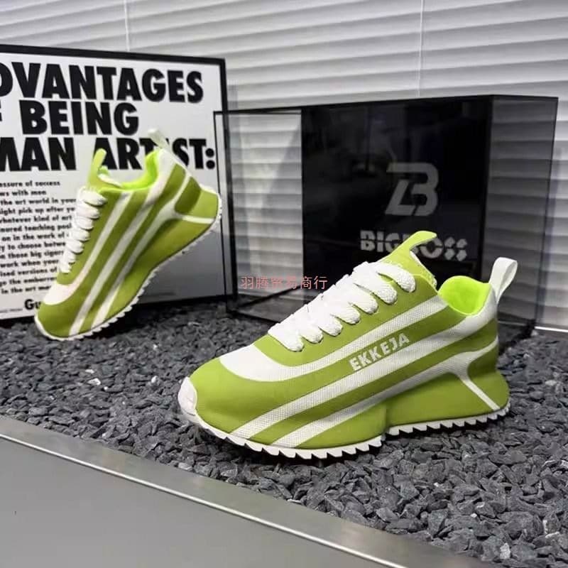 Ultra-light Men's Shoes 2025 Autumn New Breathable Sports Casual Trendy Shoes Comfortable Versatile Thick Sole Dad Trendy Shoes