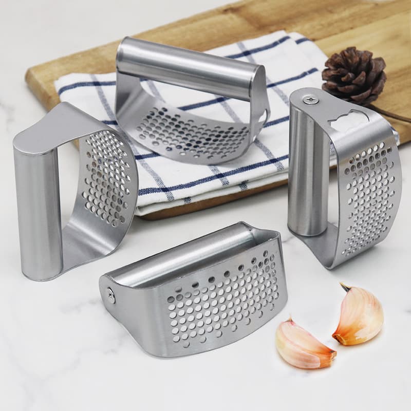 In Stock Ring Garlic Press with Bottle Opener, Manual Stainless Steel Garlic Crusher, 430 Garlic Grinder
