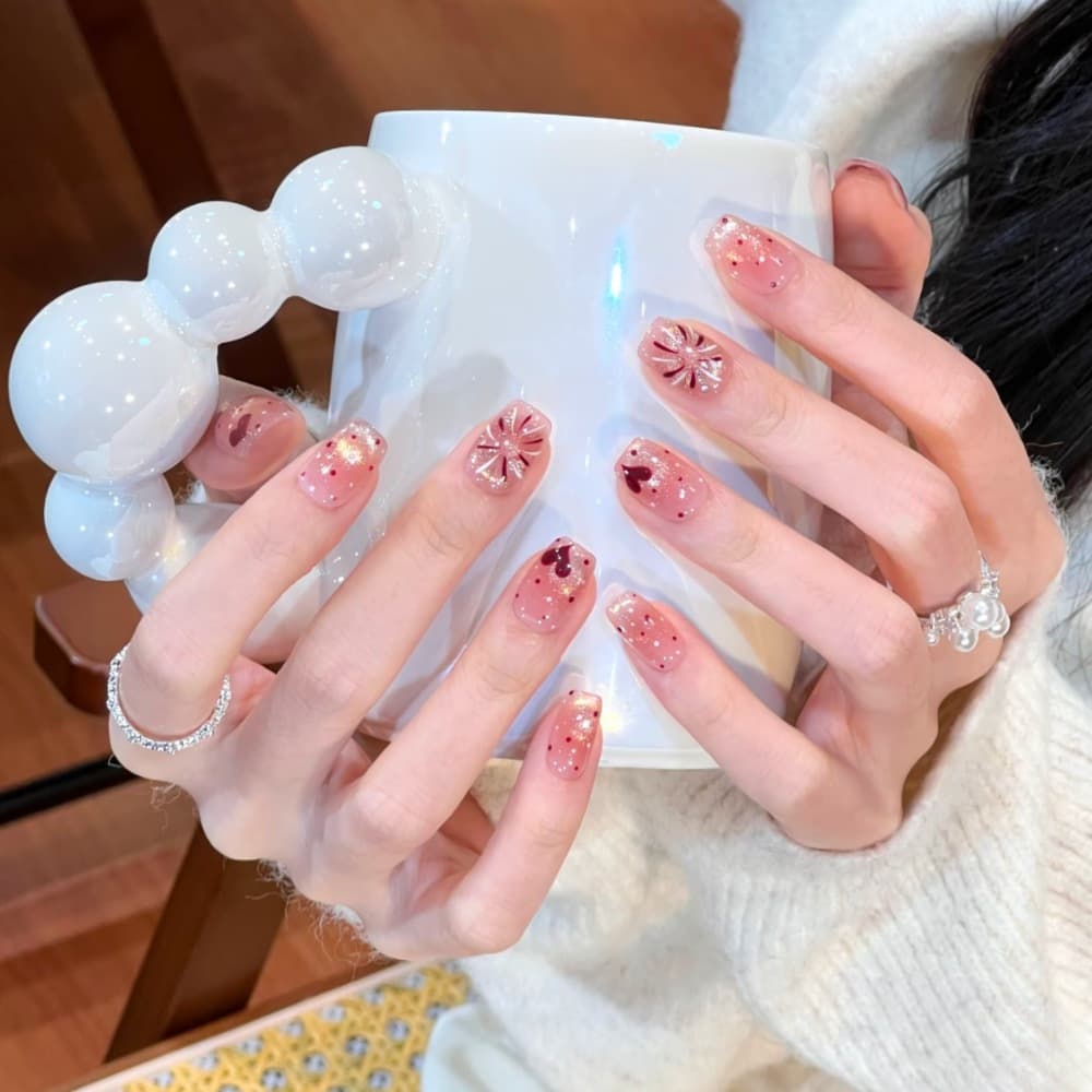 [Brilliant Fireworks] New Year's atmosphere, sweet heart, polka-dot glass beads, cat's eye short style, whitening wearable nails