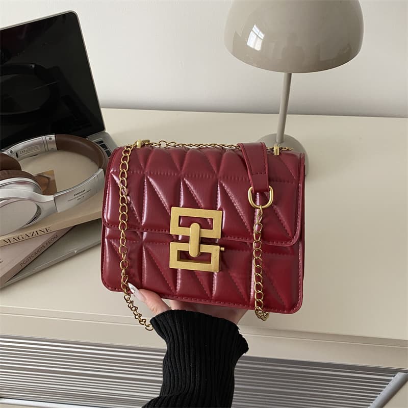 Chain Trendy Small Bag for Women 2026 Summer New Retro High-End Lock Clasp Square Bag Fashionable Versatile Women's Handbag